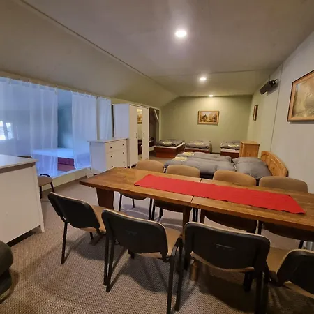 100 - Lägenhetshotell Prasily